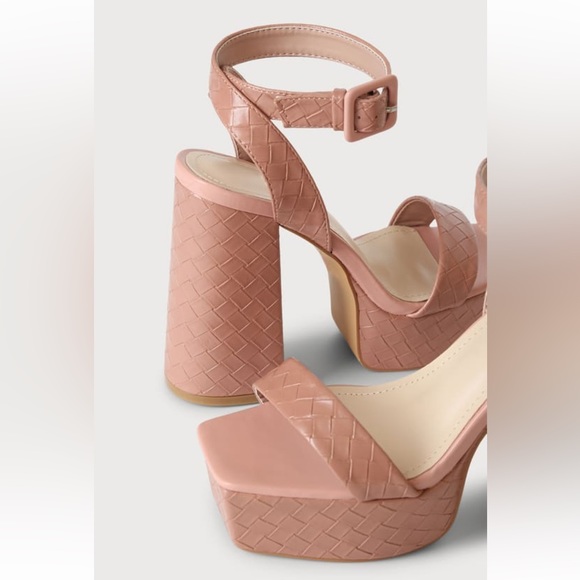 Lulus: Irelyn Mauve Woven Embossed Ankle
Strap Platform Sandals Used - Picture 3 of 5